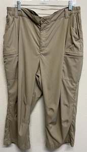 LL Bean Khaki Hiking Outdoor Cropped Pants Women's Size XL Cargo Pockets - Picture 1 of 9
