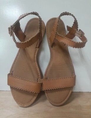 Sandalias planas marca bambú marrón para mujer talla 8 festoneadas con correas recortadas Foto 1 de 4