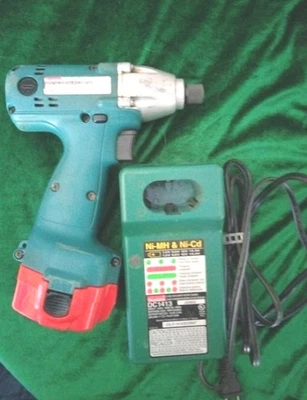 GENUINE MAKITA 6914D 12V CORDLESS IMPACT DRIVER With Battery & Charger TESTED  - Image 1 of 4