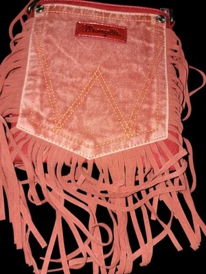 Nuevo Bolso Bandolera Wrangler Jean Denim Bolsillo Rojo Flecos. Con tarjetero de bonificación Foto 1 de 2