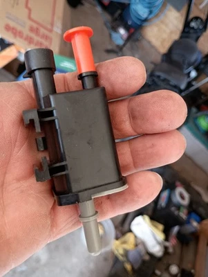 Solenoide de purga Napa Echlin 2-282571 Foto 1 de 3