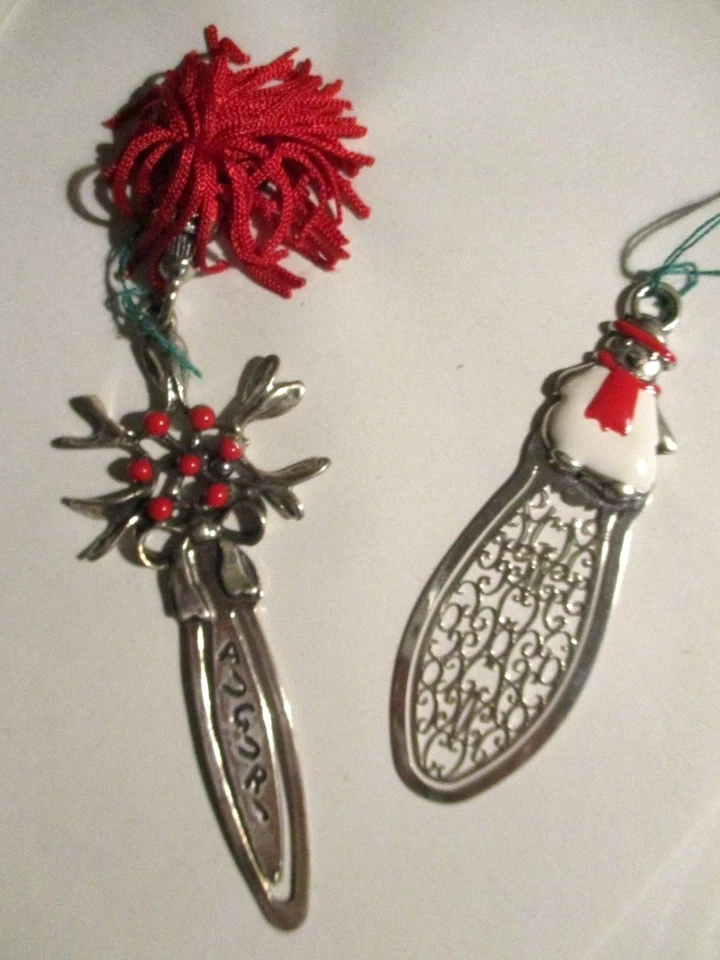 Inverno  Segnalibro in argento smaltato agrifoglio o pinguino - Immagine 1 di 1