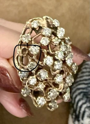 Anillo con 1 diamante que falta, talla 7 Foto 1 de 4