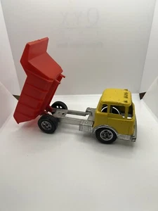 Hubley 1490 Yellow Truck Red Dump Bed Made In USA Pressed Steel Toy - Picture 1 of 7
