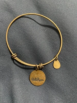 ¡¡Nuevo!! —Brazalete ajustable Bella Ryann Sweet 16 — dorado Foto 1 de 2