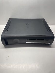 xbox 360 Fat console only No Hard Drive / Turns On Doesn’t Read Discs !