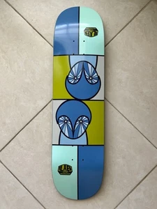 Alien Workshop - Cubierta “Owlien” 8,35” mancha superior verde  - Imagen 1 de 2