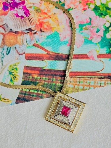 Christian Dior GROSSE Doppio Quadrato Rubino Cristallo Traforato Link Piramide Collana