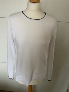 Women's White Belle Vere scoop neck sweater. Cotton, size M - Picture 1 of 5