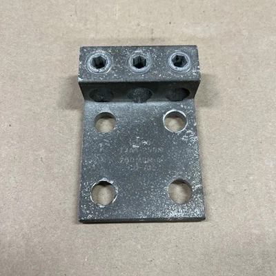 ILSCO T3A4-250N, T3A4250N 250MCM-6 Three Conductor (4)1/2" mounting holes KCMIL - Image 1 of 4