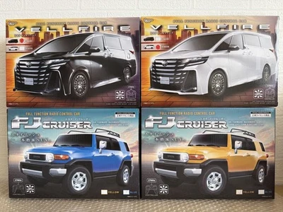 Auto radiocomandata 40 Vellfire bianco e nero, FJ Cruiser blu e giallo - Immagine 1 di 4