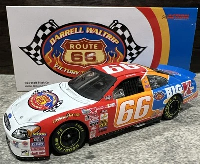 Darrell Waltrip 2000 1/24 Kmart Route 66 Victory Tour Acción Nascar Diecast Bank Foto 1 de 4