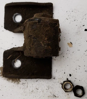 Front Differential Mount 83 84 85 86 Datsun Nissan 720 Diff Bracket 1983 - 1986 - Image 1 of 4