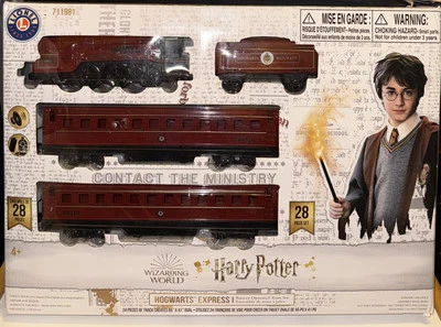 NEW Lionel 28Pc Harry Potter Hogwarts Express Train Set Battery w/ Sound 7-11981 - Image 1 of 4