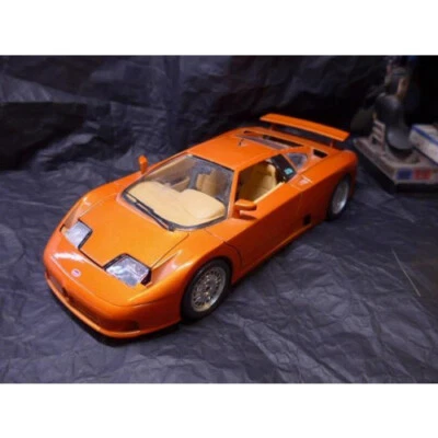This is a Bugatti 11cb / 1991 made by Bourgo, Italy. 1/18 - Image 1 of 4
