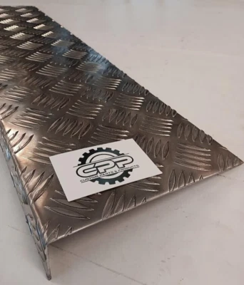 DOOR STEP TREAD PLATE  Angle 8" x 2" Anti Slip Aluminium CHEQUER PLATE  DECKING - Image 1 of 3