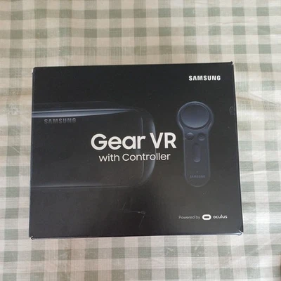 Samsung Gear VR with Controller Orchid Grey Powered By Oculus - Image 1 of 3