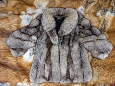 Abrigo de piel de zorro plateado vintage genuino, excelente estado, se ajusta como un grande Foto 1 de 4