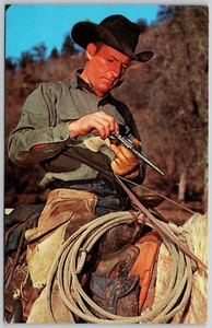 Postcard Western Cowboy Reloads Harvey Caplin - Picture 1 of 2