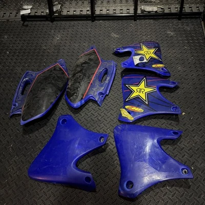 Yamaha YZ400F 1999 plásticos Foto 1 de 4