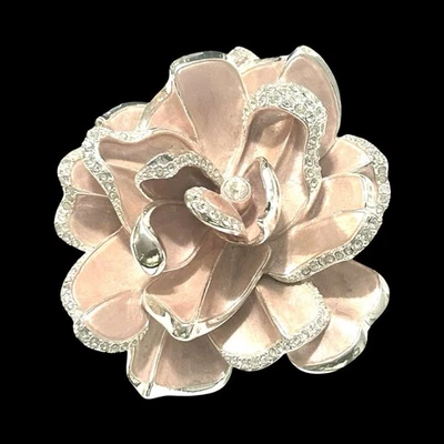 Broche de cristal JOAN RIVER edição limitada #620 esmalte rosa gardênia - Imagem 1 de 4