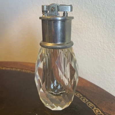 Encendedor de cigarrillos vintage de cristal Foto 1 de 4