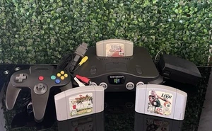 Nintendo 64 N64 Bundle Konsole/3 Spiele NBA Kobe/Live 99/Country Club 🌏 Versand - Bild 1 von 8
