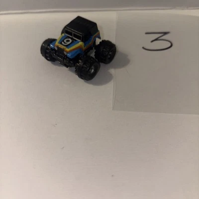 Micro máquinas Galoob azul/negro #9 Jeep 4 x 4 Monster Truck Foto 1 de 2