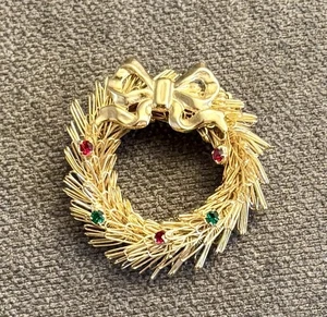 Vtg  Brooch Pin Christmas Wreath Rhinestone Gold tone Jewelry - Picture 1 of 8