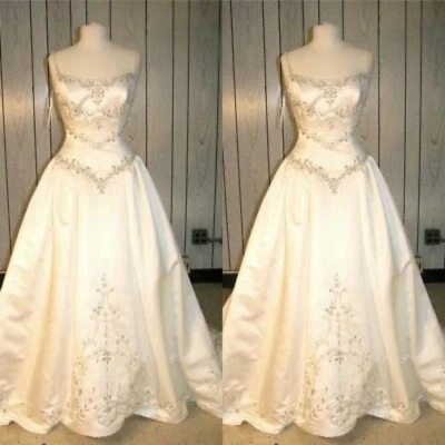 Vintage Wedding Dresses Spaghetti Straps Beaded Lace Applique Satin Bridal Gowns - Image 1 of 4