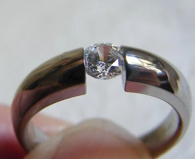 ANILLO de titanio/circonita cúbica para dama, talla 9,5 elegante banda/boda D02 Foto 1 de 4