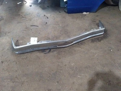 Para-choque dianteiro com furos de almofada compatível com 74-76 PINTO  - Imagem 1 de 4