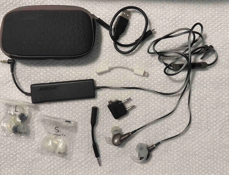 BOSE QC20 Noise-Cancelling kabelgebundene Kopfhörer mit Tasche & extra Zubehör - Schwarz - Bild 1 von 1