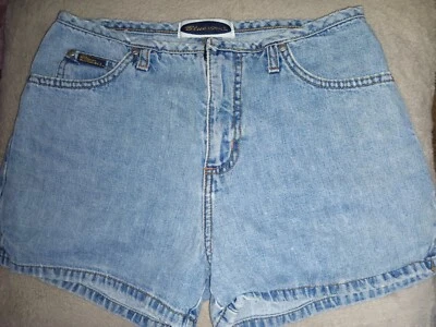 Bermuda jeans feminina curta azul asfalto BOOTY 5 em excelente estado usado frete grátis 🇺🇸🇺🇸🇺🇸 - Imagem 1 de 4