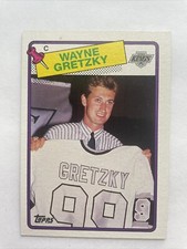 1988-89 Topps Set-Break #120 Wayne Gretzky Sweater NR-MINT