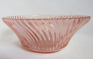 ANCHOR HOCKING PINK DEPRESSION GLASS SPIRL 5" BERRY BOWL - Picture 1 of 4