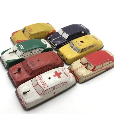 Lote de 7 coches de juguete vintage de hojalata Argo policía de Japón taxi ambulancia jefe Foto 1 de 4