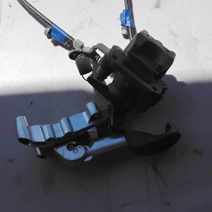 Conjunto de freno de estacionamiento Aprilia Mana 850 OEM 2009 - palanca, cables, pinza - Imagen 1 de 8