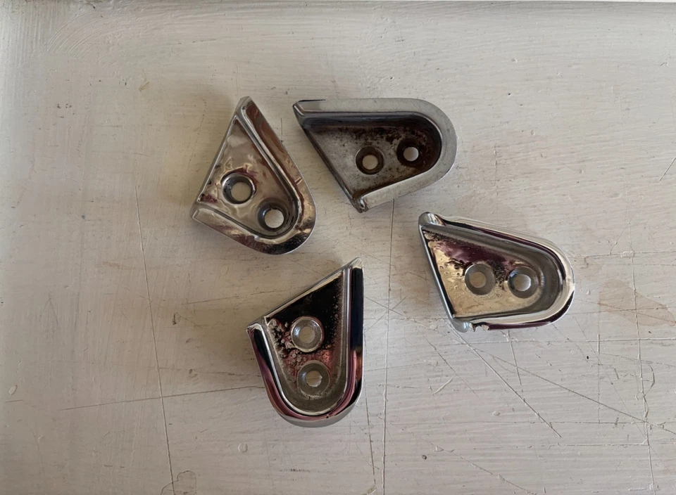 PIEZAS DETOMASO PANTERA 71-74: MISC. STRIKERS (LADO PASAJERO) Foto 1 de 1