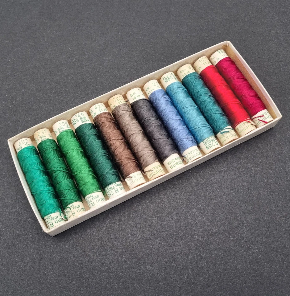 12 Rollen Gütermann R753 Knopflochseide Silk Buttonhole Thread Hilo de Seda 4 - Bild 1 von 1