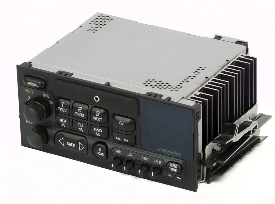 1998 Chevrolet Venture AM FM Radio w Aux input and CD Controls - Imagem 1 de 4