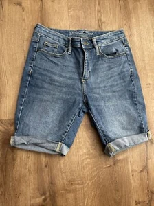 universal thread size 6/28R high rise beemuda roll up medium wash blue jeans - Picture 1 of 5