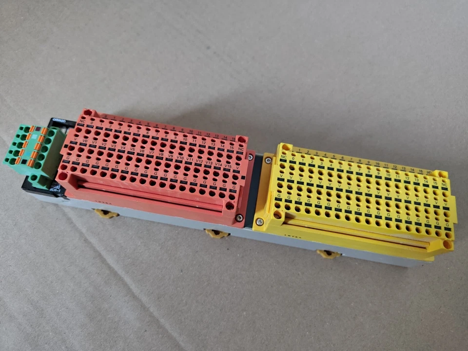 Omron DRT2-MD32SLH Remote Modul 32x Digital NPN – geprüft, voll funktionsfähig - Bild 1 von 1