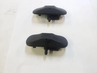 Pulverizadores para lavadora de parabrisas | Volkswagen Jetta 2009-2024 / Atlas / Taos / Passat Foto 1 de 4