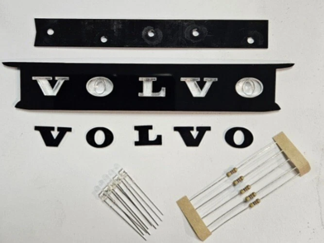 Tamiya RC Truck Volvo FH16 750 LED beleuchteter Grill Logo Bausatz 1:14 Zubehör - Bild 1 von 1