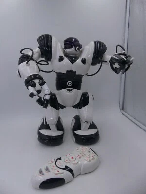 2004 WOW WEE WHITE & BLACK ROBOSAPIEN 14" ROBOT WORKS + REMOTE - Image 1 of 4