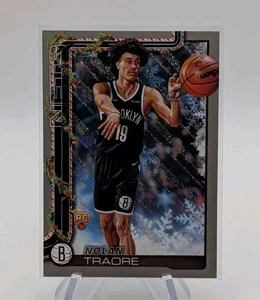 Nolan Traore 2025-26 Topps Basketball Holiday argento metallizzato glitter RC #H179 - Foto 1 di 2