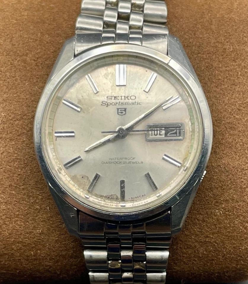 Vintage Seiko 5 Sportsmatic 6619-8120 Automatic Diashock 21 Jewels - image 1 of 4