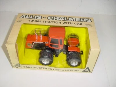 1/32 Allis Chalmers 4W-305 Tractor W/Duals & Chrome Rims by ERTL W/Box! - Image 1 of 3