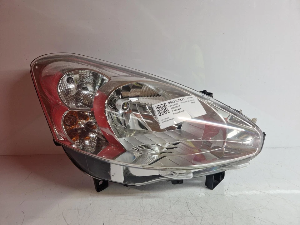 PEUGEOT PARTNER HEADLIGHT DRIVERS SIDE OFFSIDE RH HEADLAMP 2013 - Image 1 of 4
